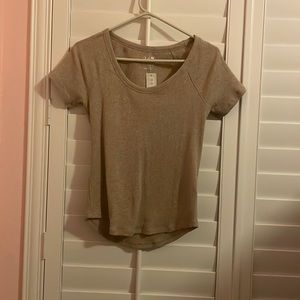 Women’s medium beige short sleeve shirt
